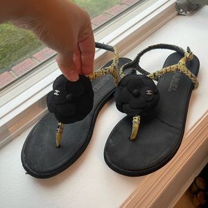 Chanel thong sandals ok condition